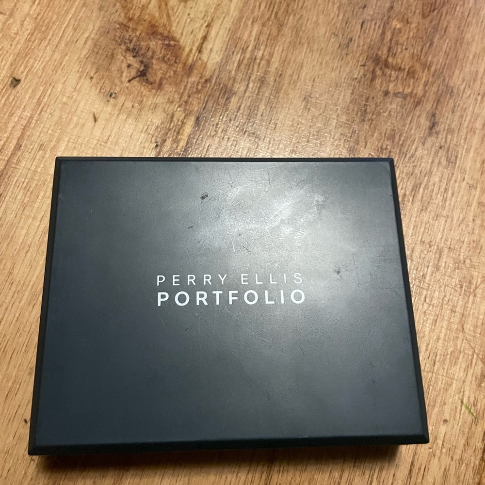Perry Ellis wallet - Picture 5 of 5
